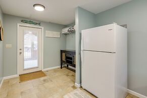Near Steinhatchee River: Studio w/ Screened Porch!