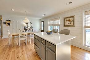 3 Mi to Beach: Coastal Escape in Mount Pleasant