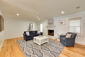 3 Mi to Beach: Coastal Escape in Mount Pleasant