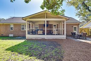 3 Mi to Beach: Coastal Escape in Mount Pleasant