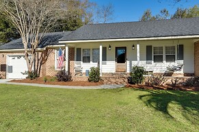 3 Mi to Beach: Coastal Escape in Mount Pleasant