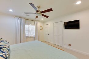 3 Mi to Beach: Coastal Escape in Mount Pleasant