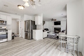 14 Mi to Lake Lanier: Family Home w/ Yard