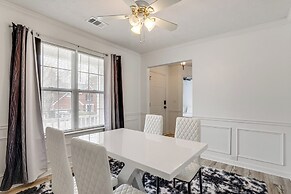 14 Mi to Lake Lanier: Family Home w/ Yard