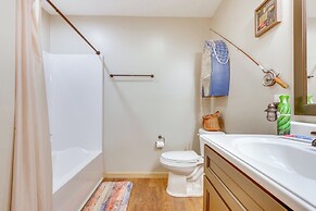 < 1 Mi to Alpine Lake: Cabin w/ Furnished Deck!