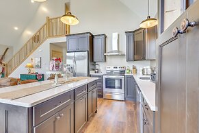 < 1 Mi to Alpine Lake: Cabin w/ Furnished Deck!