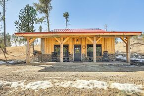 4 Mi to Wind Cave Nat'l Park: Creekside Cabin!