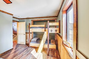 4 Mi to Wind Cave Nat'l Park: Creekside Cabin!