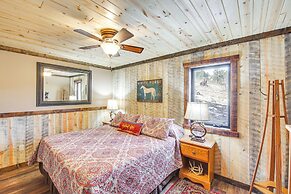 4 Mi to Wind Cave Nat'l Park: Creekside Cabin!
