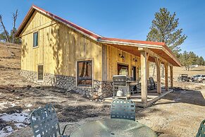 4 Mi to Wind Cave Nat'l Park: Creekside Cabin!