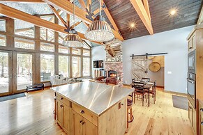 15 Mi to Lake Chelan: Mountain Chalet w/ Fire Pit!