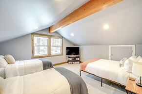 15 Mi to Lake Chelan: Mountain Chalet w/ Fire Pit!