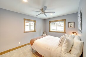 15 Mi to Lake Chelan: Mountain Chalet w/ Fire Pit!