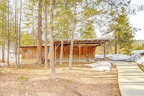 15 Mi to Lake Chelan: Mountain Chalet w/ Fire Pit!