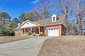 14 Mi to Raleigh: Charming Family Home!