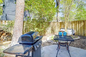 Hot Tub, Fire Pit: Retreat in The Woodlands!