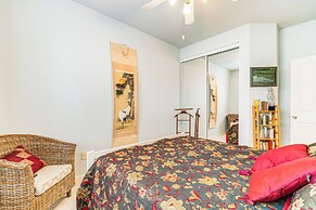 Hot Tub, Fire Pit: Retreat in The Woodlands!