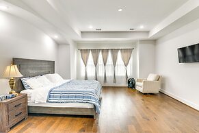 7 Mi to The Galleria: Modern Home w/ Fenced Yard