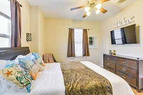 Half-mi to Galveston Strand: Charming Home w/ Yard