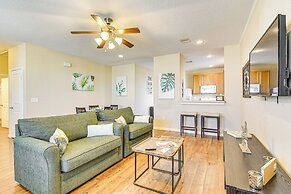 Half-mi to Galveston Strand: Charming Home w/ Yard