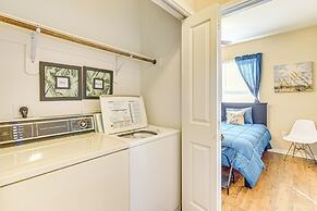 Half-mi to Galveston Strand: Charming Home w/ Yard