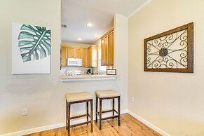 Half-mi to Galveston Strand: Charming Home w/ Yard