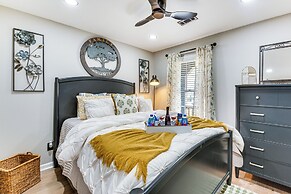 4 Mi to Airport: Atlanta Home w/ Deck & Hot Tub