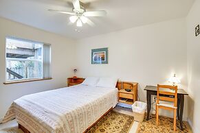 1 Block to Twin Rocks Beach: Pet-friendly Cottage