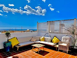 3bed Penthouse With Large Terrace & Sea View