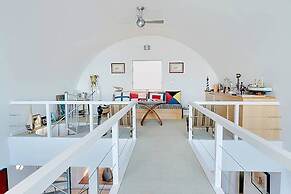 Sunset Villa by Rove Beachfront w Deck Pool