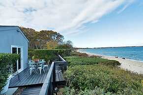 Sunset Villa by Rove Beachfront w Deck Pool