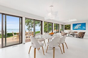 Sunset Villa by Rove Beachfront w Deck Pool