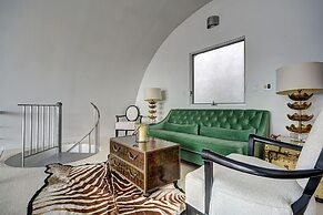 Sunset Villa by Rove Beachfront w Deck Pool