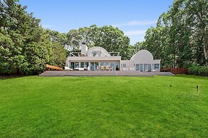 Sunset Villa by Rove Beachfront w Deck Pool