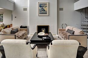 Sunset Villa by Rove Beachfront w Deck Pool