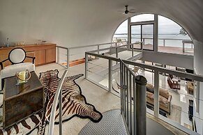 Sunset Villa by Rove Beachfront w Deck Pool