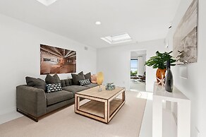 Sunset Villa by Rove Beachfront w Deck Pool