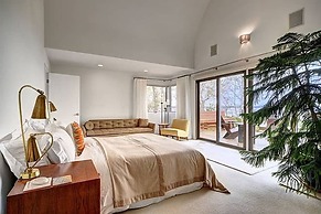 Sunset Villa by Rove Beachfront w Deck Pool