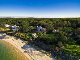 Sunset Villa by Rove Beachfront w Deck Pool