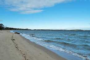 Sunset Villa by Rove Beachfront w Deck Pool