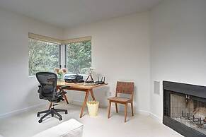 Sunset Villa by Rove Beachfront w Deck Pool