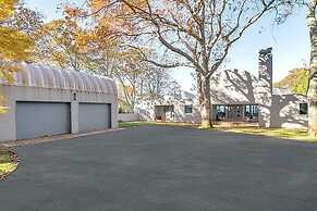 Sunset Villa by Rove Beachfront w Deck Pool