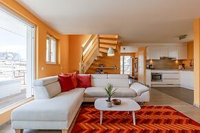 Huswell - Apartment With Sunny Terrace and Parking