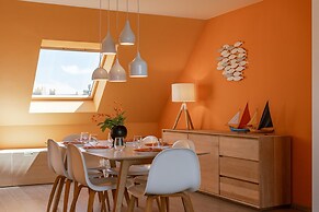 Huswell - Apartment With Sunny Terrace and Parking