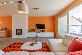 Huswell - Apartment With Sunny Terrace and Parking