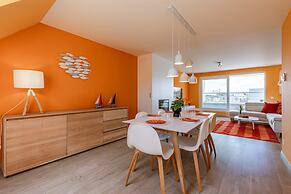 Huswell - Apartment With Sunny Terrace and Parking
