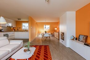 Huswell - Apartment With Sunny Terrace and Parking