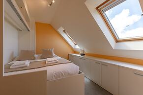 Huswell - Apartment With Sunny Terrace and Parking