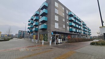 Barking 2 Bed Apt With Parking & Good Travel Links