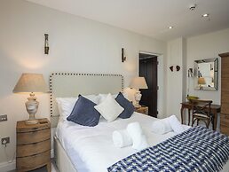 Harlech Apartments - Branwen